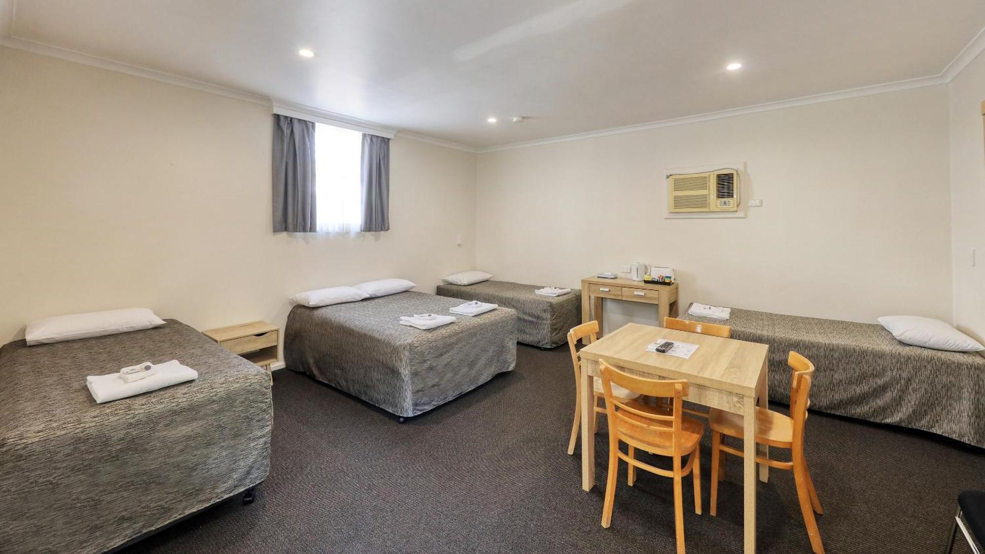 Coachman Hotel Motel Parkes Dış mekan fotoğraf