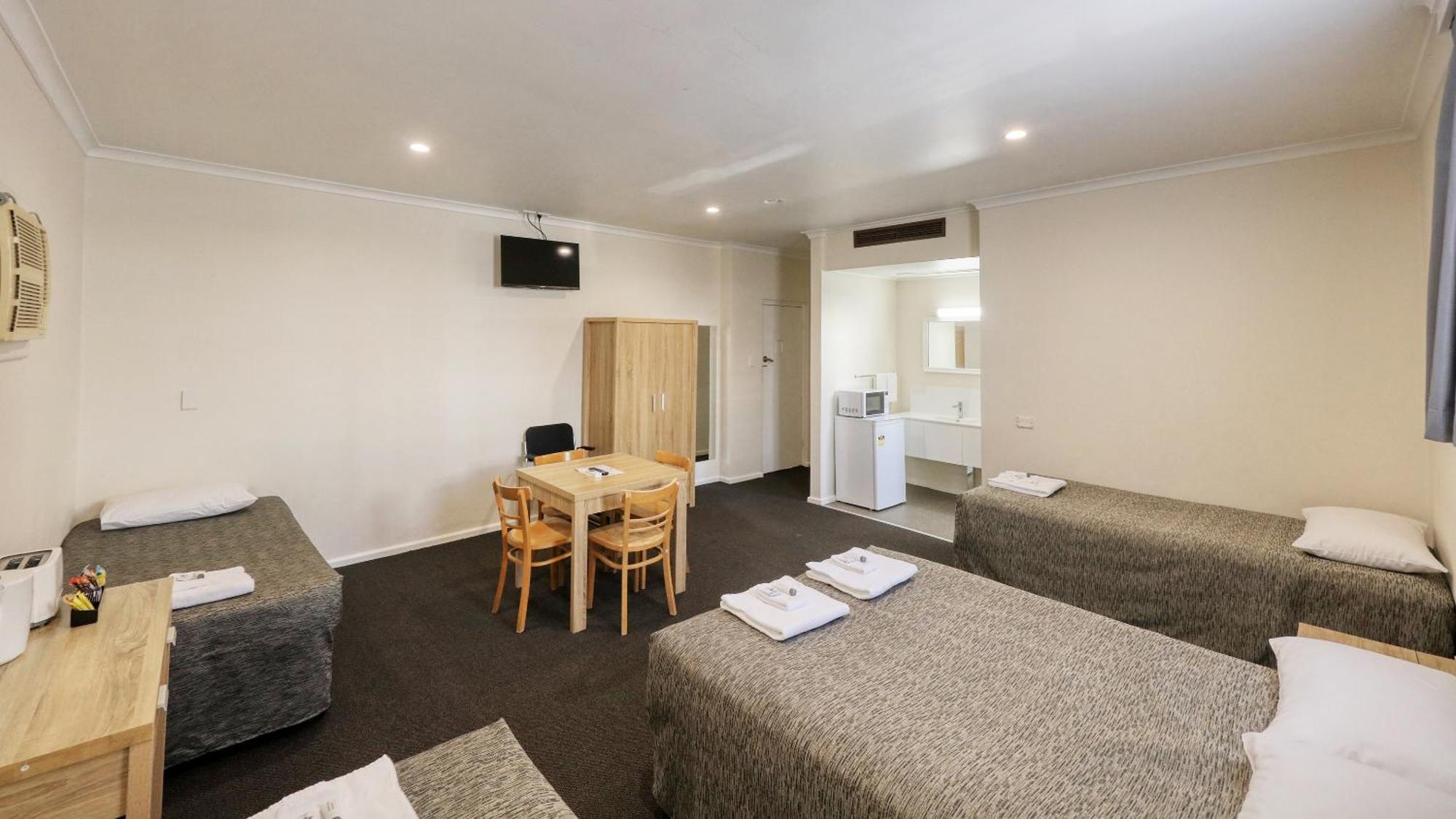 Coachman Hotel Motel Parkes Dış mekan fotoğraf