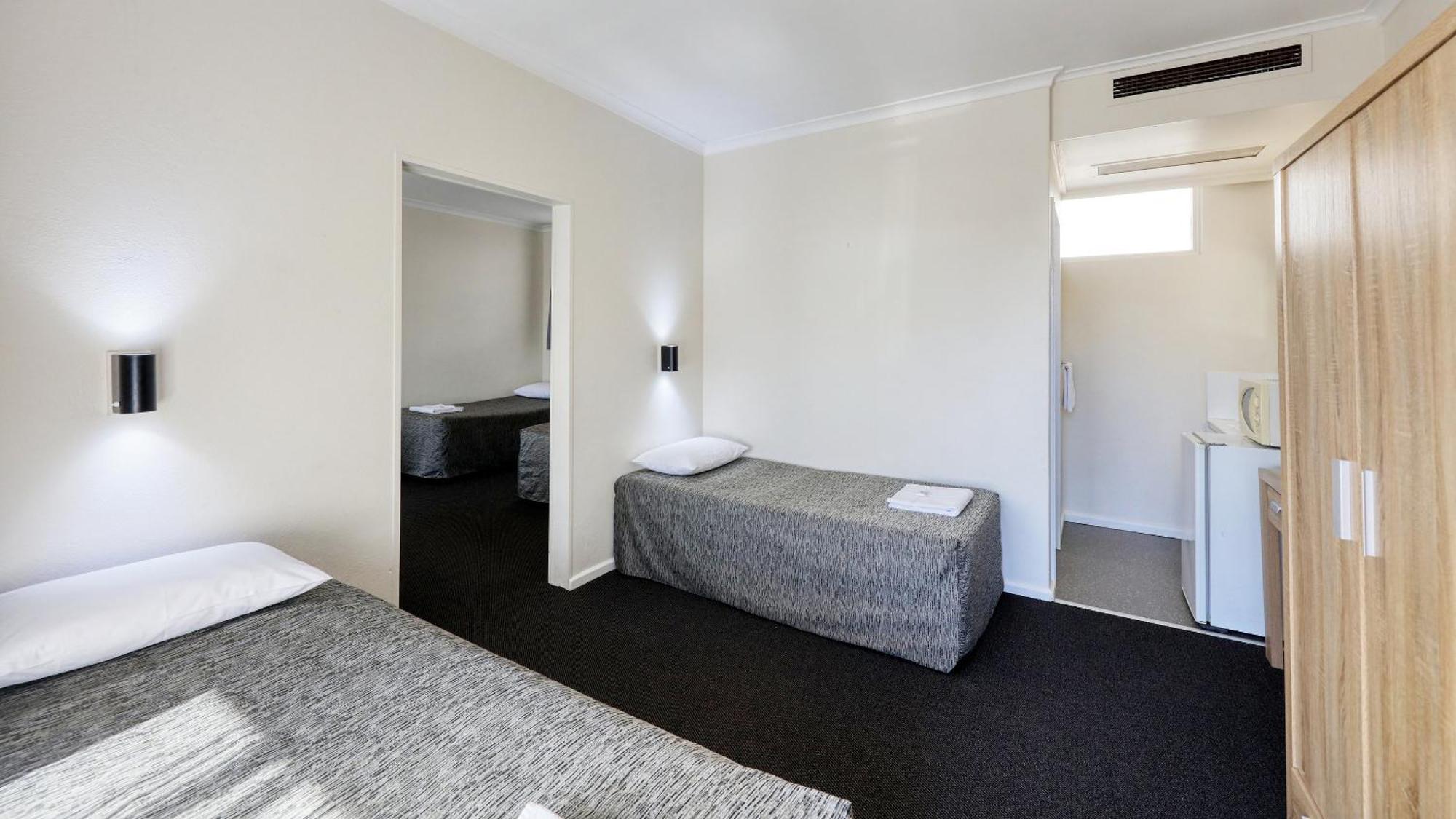 Coachman Hotel Motel Parkes Dış mekan fotoğraf